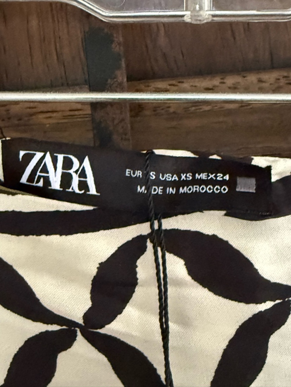 Zara Black and White Geometric Midi Skirt size XS - Picture 3 of 7